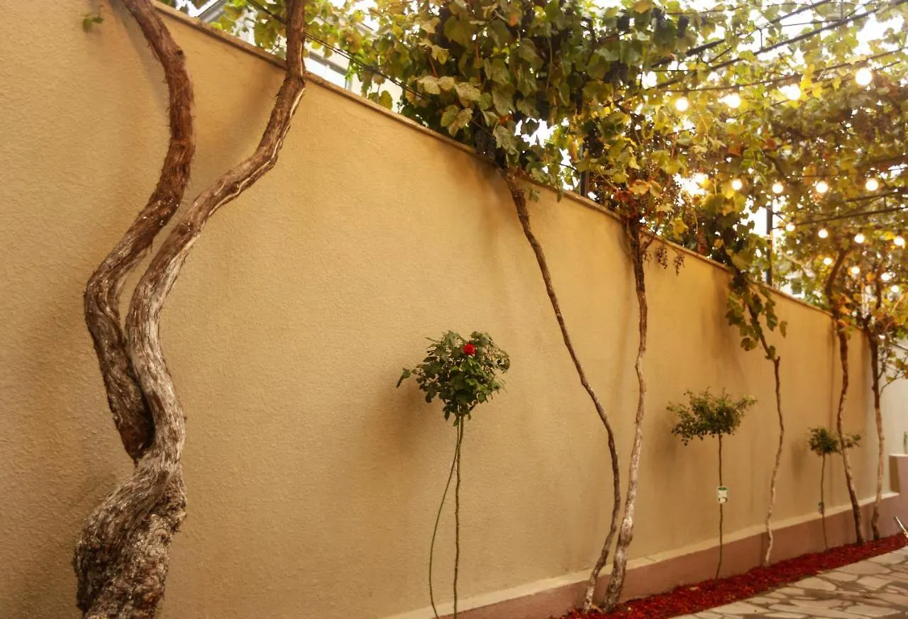 Yacobs Grape Garden Hotel Tbilisi